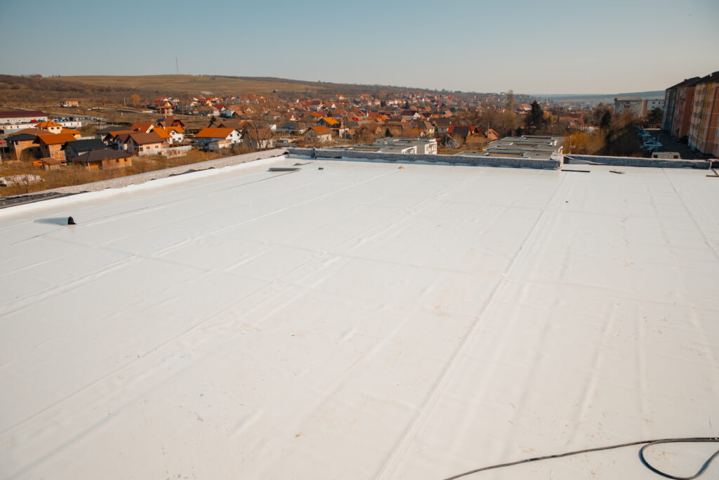 Flat roof with hot air welded pvc membrane waterproofing for ballasted system