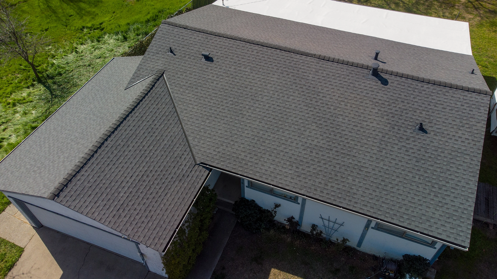 residential-roofing-project-asphalt-shingles